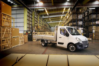 Renault sets new LCV#8F3A6F