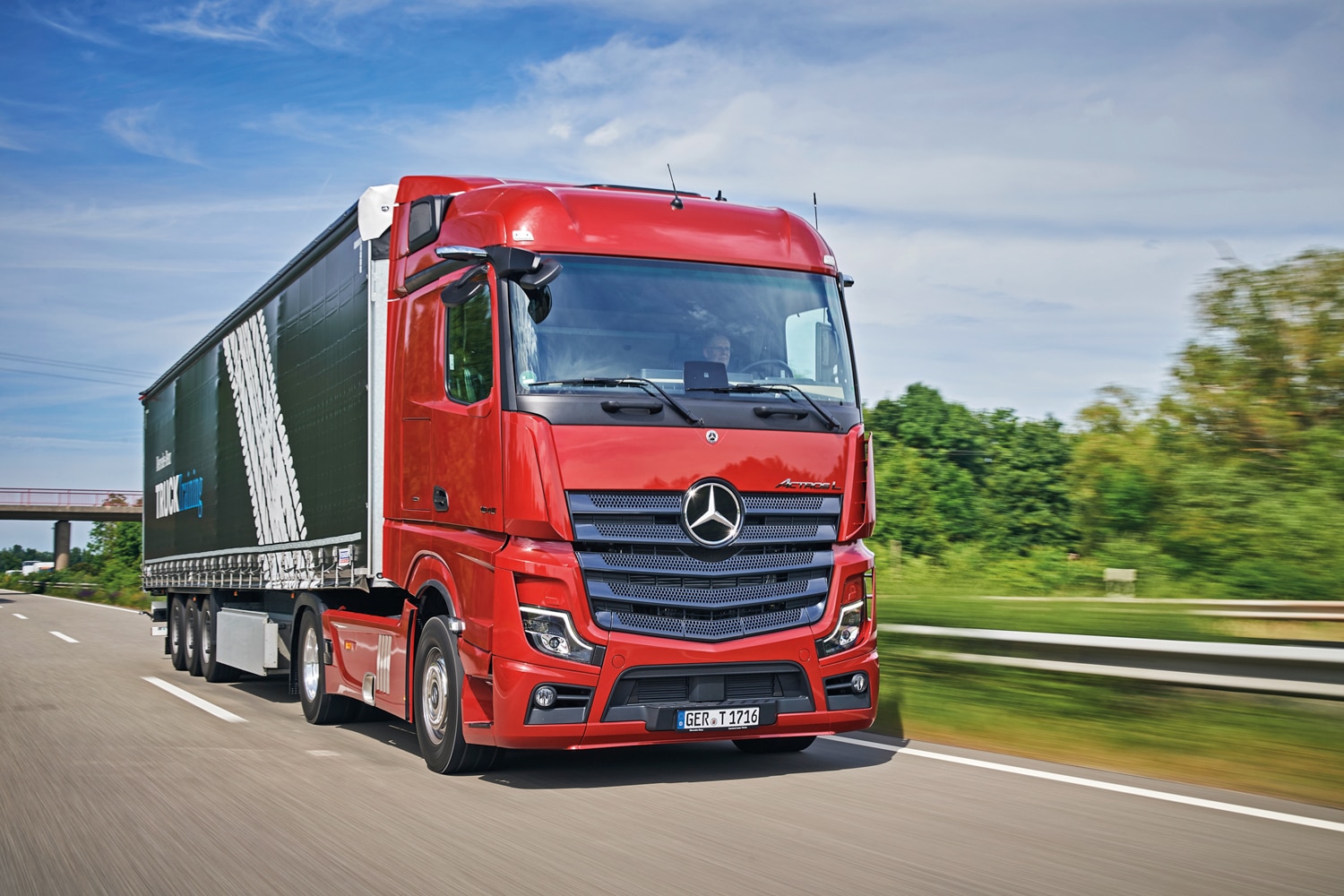 Actros L on the road