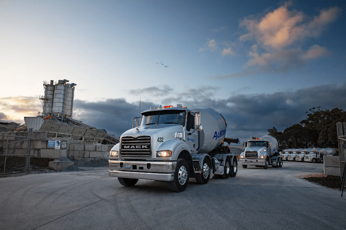 Austmix lands 21 Mack Metro-Liners - Prime Mover Magazine
