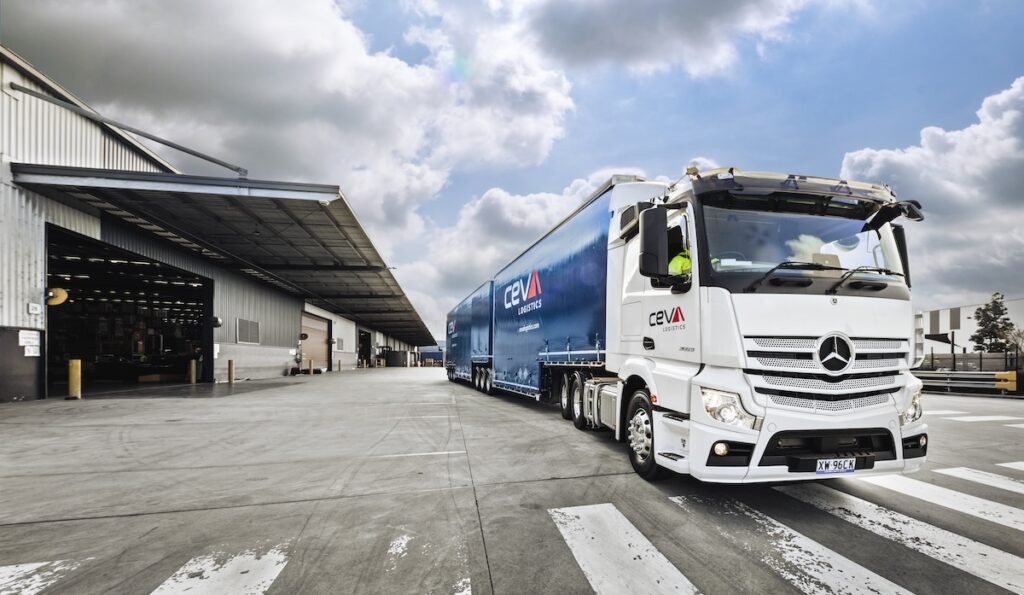 Mercedes-Benz Actros 2653 B-double.