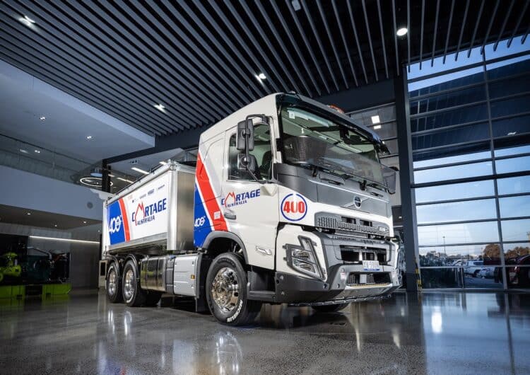 Cartage Australia's 400th Volvo purchase.