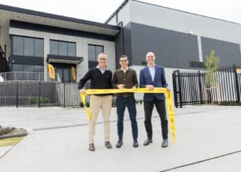 Opening the new DHL Supply Chain centre are (L-R) Steve Thompsett, CEO DHL Supply Chain Australia
Javier Bilbao, CEO DHL Supply Chain Asia Pacific
Mark Taylor, VP Technology, Spare Parts & Service Logistics, DHL Supply Chain Australia. Image: DHL Supply Chain.