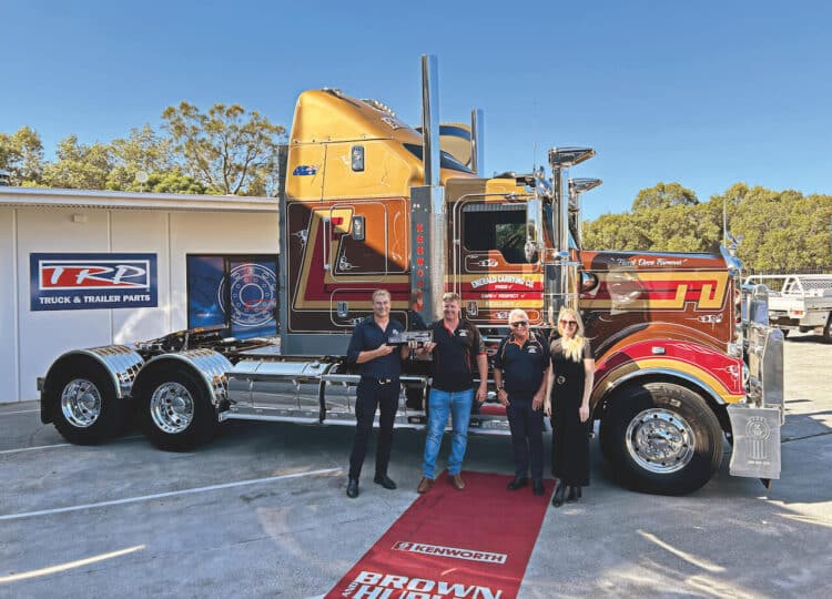 The Emerald Carrying Company team with the 250th Kenworth. Image: Brown & Hurley.